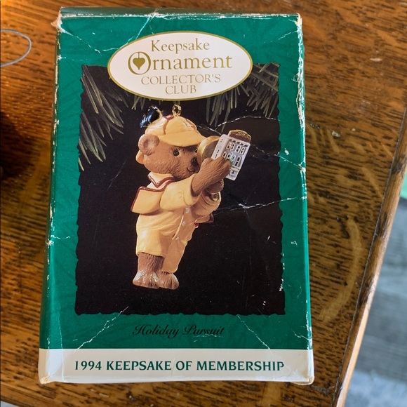 1994 Hallmark Keepsake Ornament - Collector's Club "Holiday Pursuit" - Picture 8 of 9